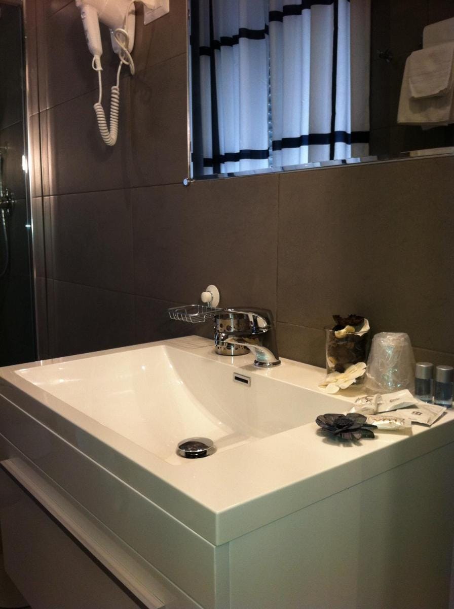 Holidays S.Lorenzo Guest House New Bed and Breakfast in Rome