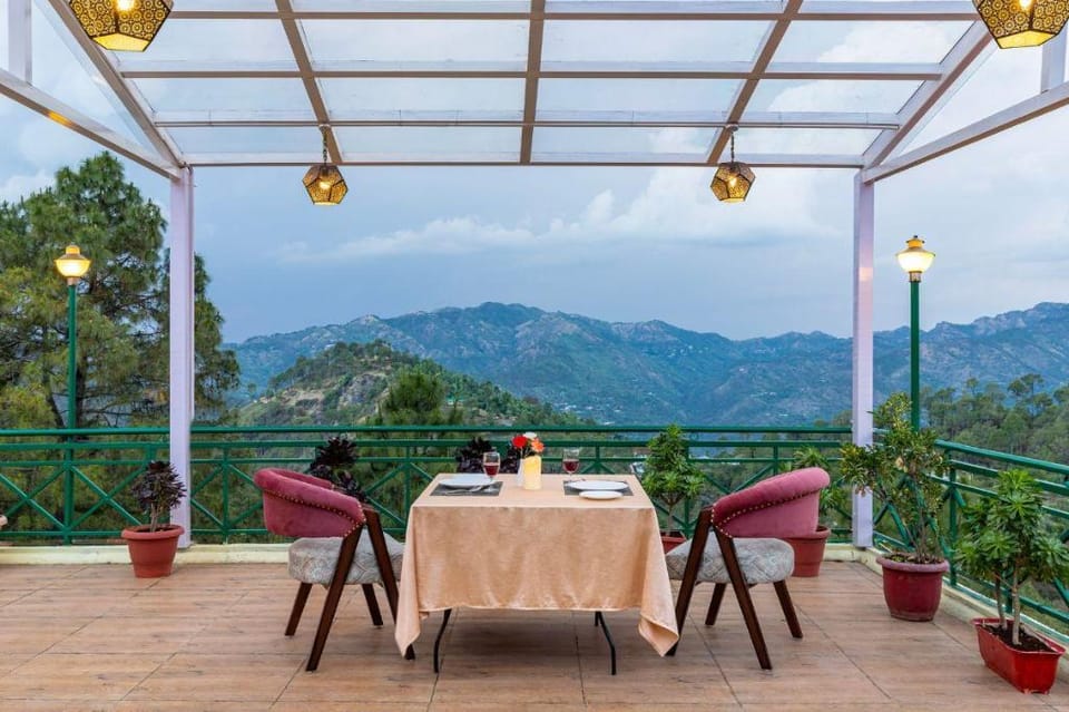 Maple Resort Chail Hotel in Himachal Pradesh