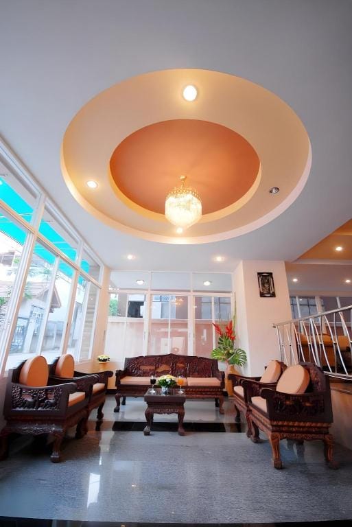 Golden Villa Pattaya Hotel in Pattaya City