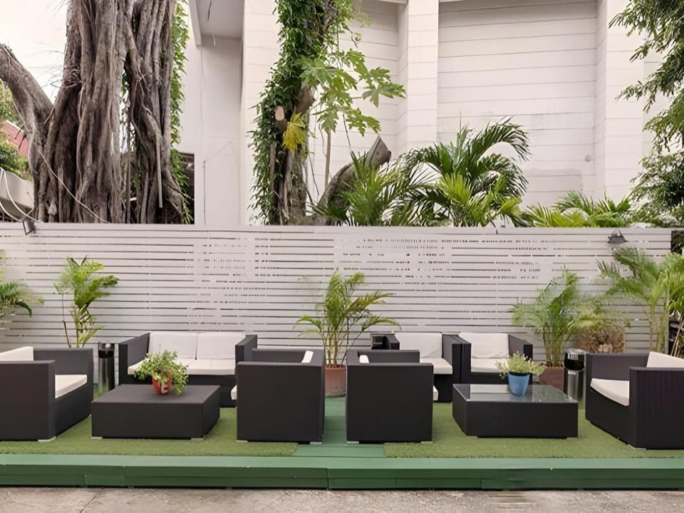 Golden Villa Pattaya Hotel in Pattaya City