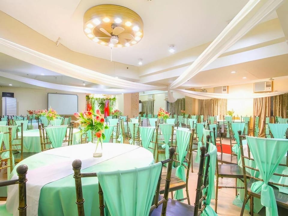Rooms 498 Hostel Hotel in Mandaluyong