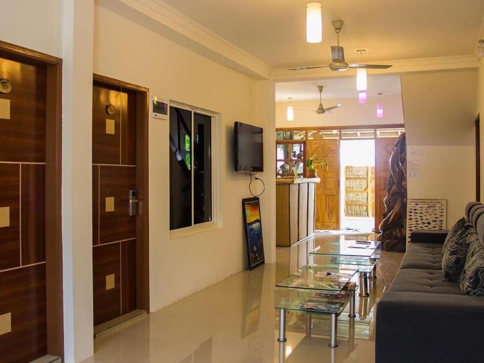 Rasrana Lodge Bed and Breakfast in Maldives