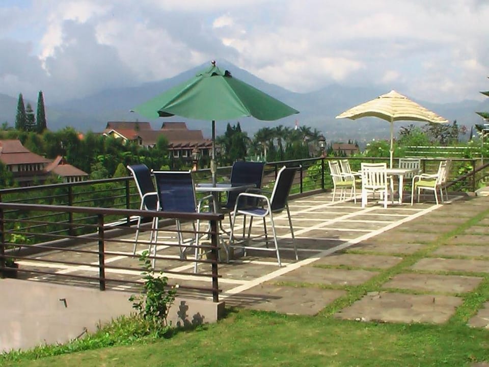 Puri Bernadi Guest House Hotel in Lembang