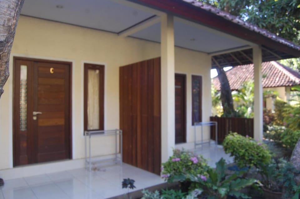 Star East Bungalows Bed and Breakfast in Abang