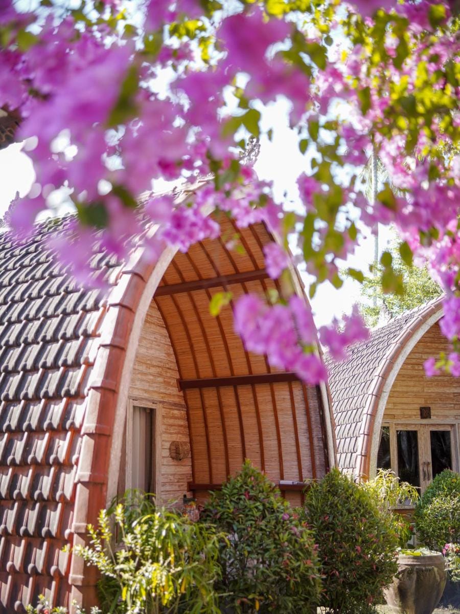 Puri Rinjani Bungalows Campground/ 
RV Resort in Pujut
