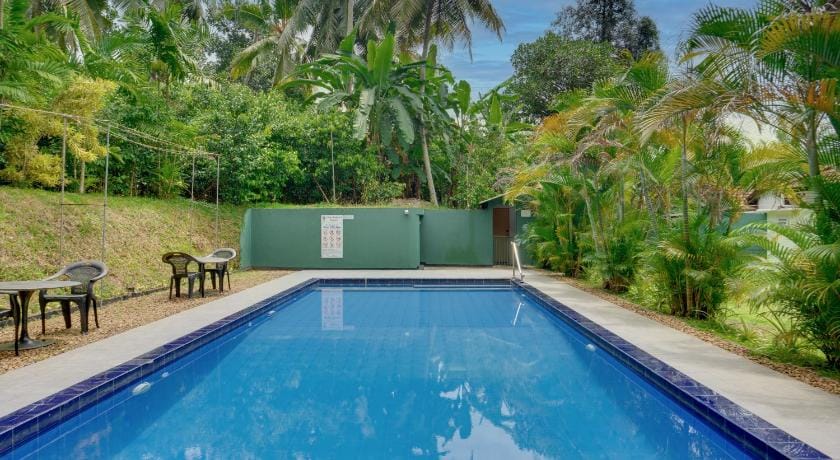 Village Headmans Bungalow Hotel in Western Province
