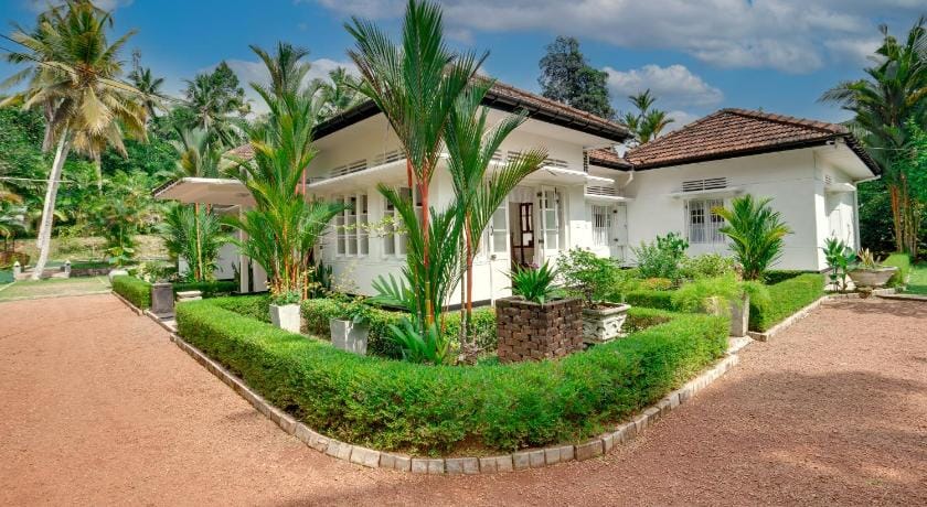 Village Headmans Bungalow Hotel in Western Province