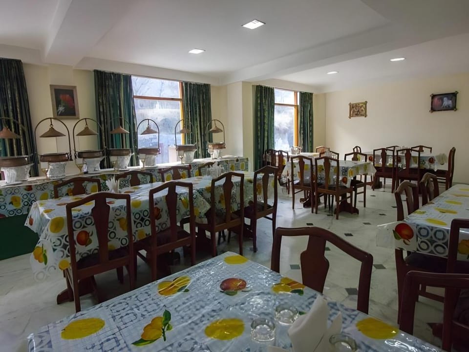 Khushboo Resorts Hotel in Manali