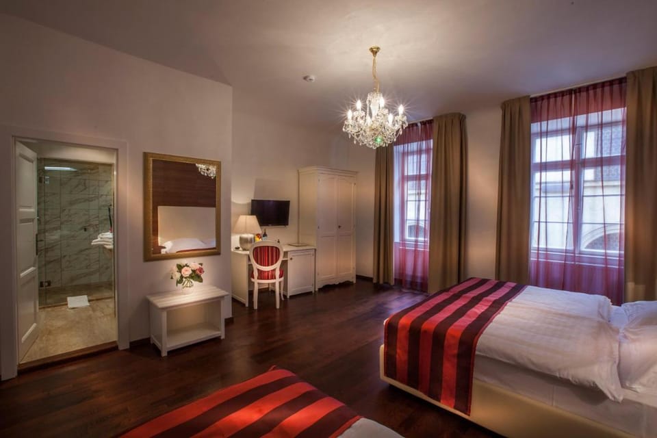 Little King Hotel U Malvaze Hotel in Prague