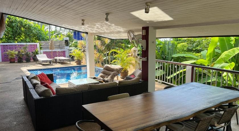 Pink House Samui Bed and Breakfast in Ko Samui