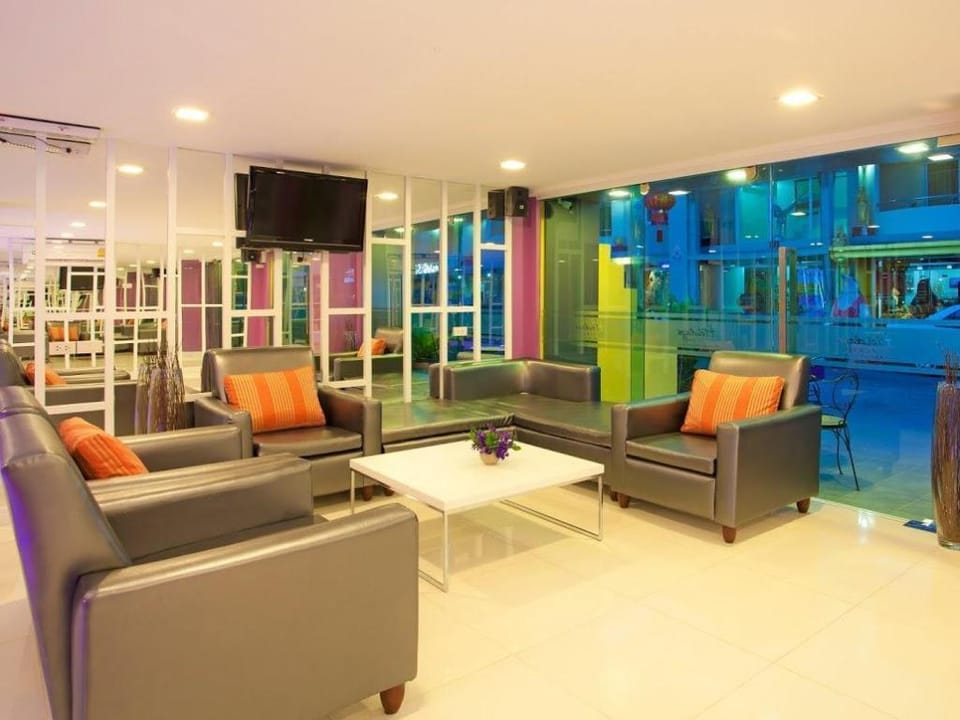 Holidays Home Hotel in Pattaya City