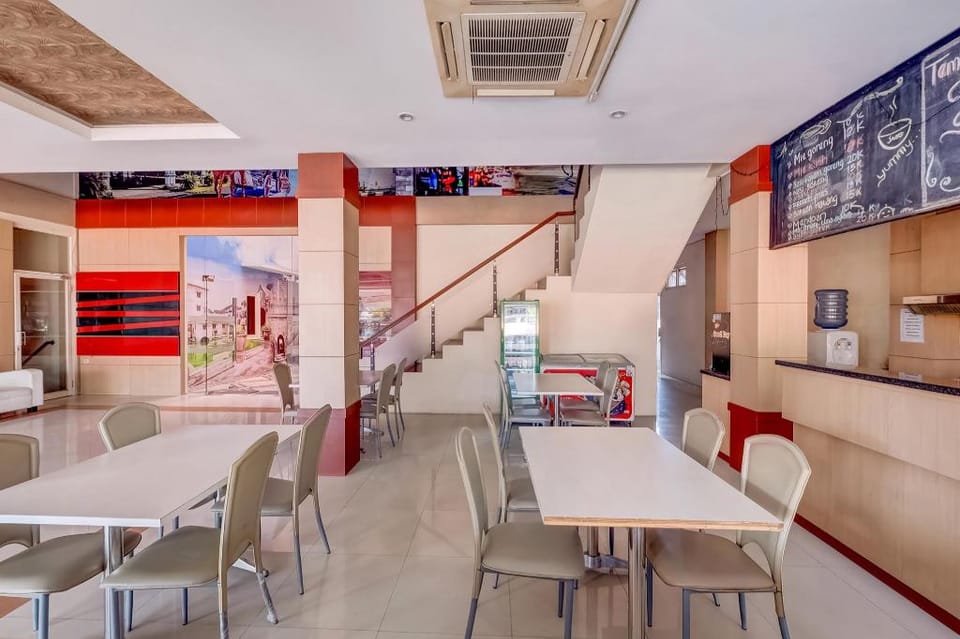 OYO Flagship Tembok Batu Residence Hotel in Yogyakarta