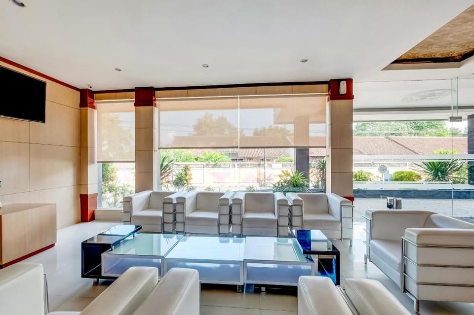 OYO Flagship Tembok Batu Residence Hotel in Yogyakarta
