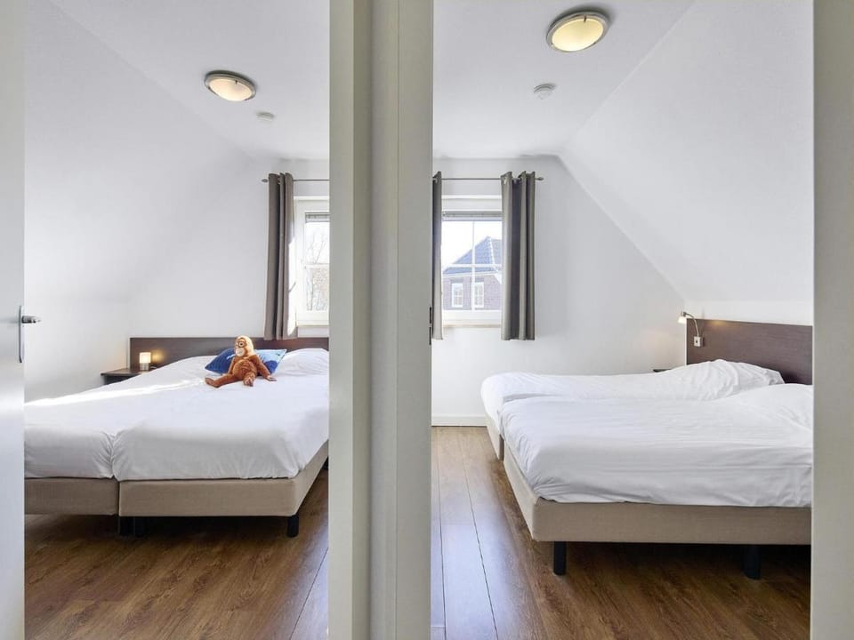 Farmhouse in Limburg with Private Sauna Villa in Roggel
