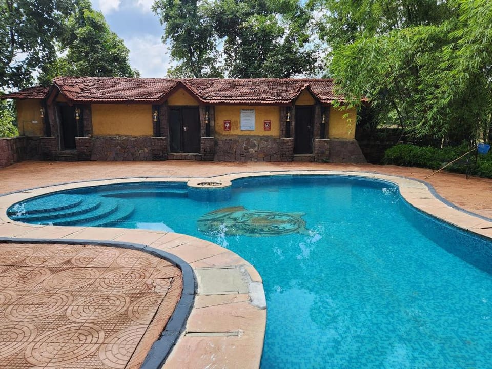 Club Mahindra Bandhavgarh Meadows Resort Hotel in India