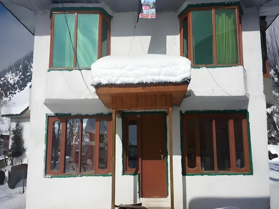 Rising Moon Guest House Hotel in Punjab