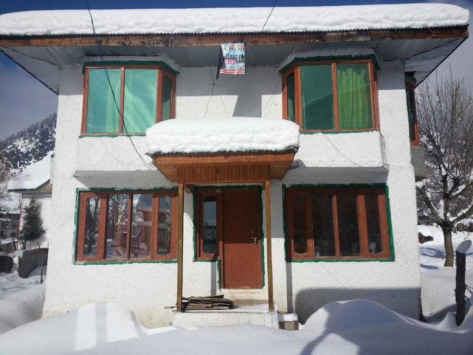 Rising Moon Guest House Hotel in Punjab