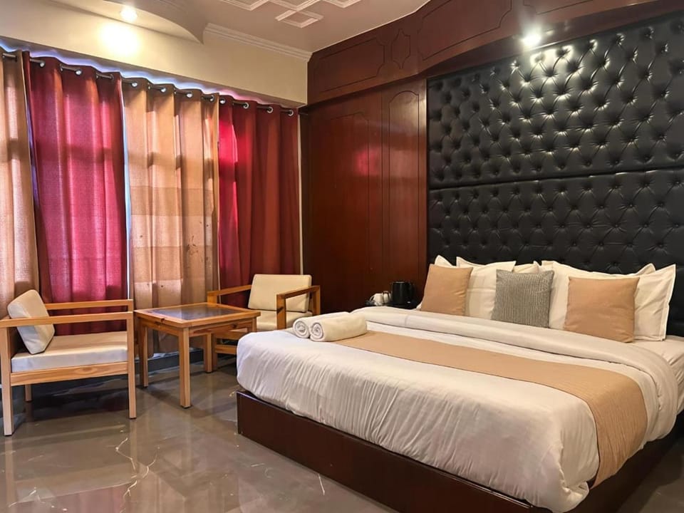 Hotel Dwaper A Premium Property Near Mall Road Hotel in Uttarakhand
