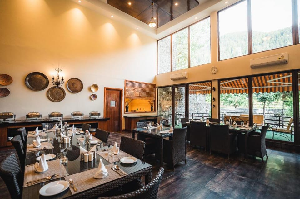 Heevan Villa's Sonamarg - River Front Luxury Retreat Hotel in India