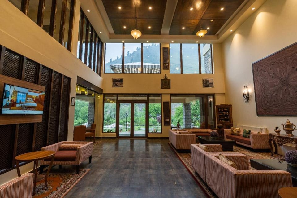 Heevan Villa's Sonamarg - River Front Luxury Retreat Hotel in India
