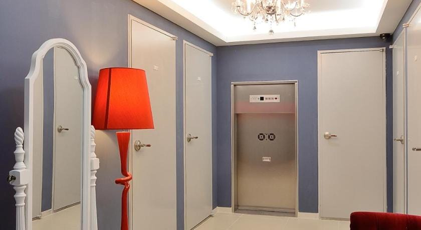 Red Guesthouse Bed and Breakfast in Seoul