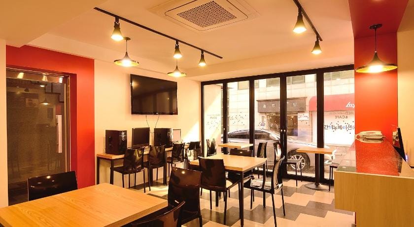 Red Guesthouse Bed and Breakfast in Seoul