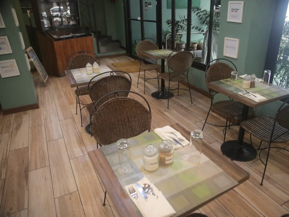 Makabata Guesthouse & Cafe Hotel in Manila City