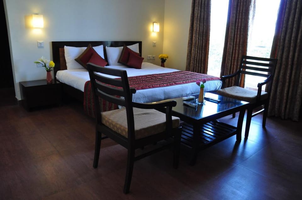 Golden Palm Suites Hotel in Delhi