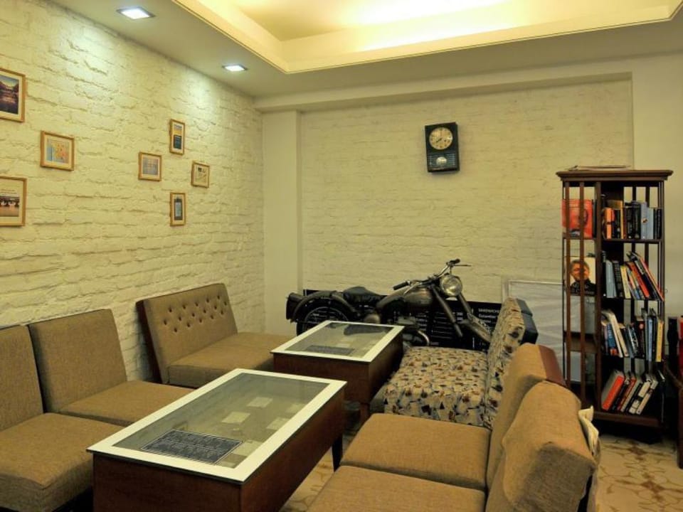 Sweet Home Lodge Hotel in New Delhi