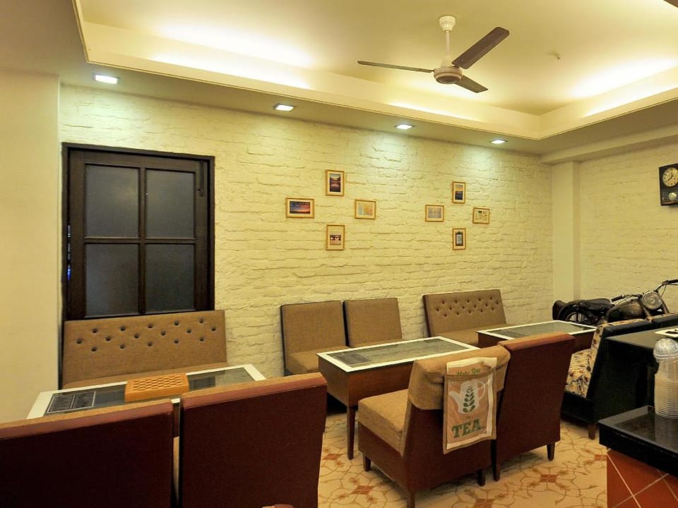 Sweet Home Lodge Hotel in New Delhi