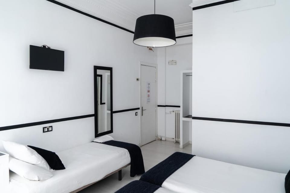 Gran Via 63 Rooms Bed and Breakfast in Centro