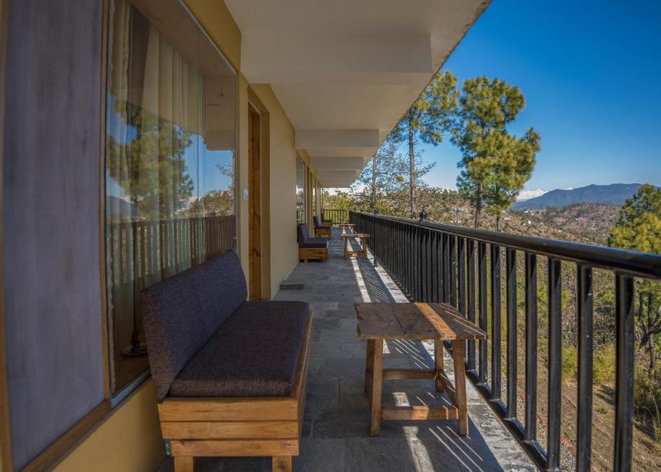 Kasar Rainbow Yoga Retreat Hotel in Uttarakhand