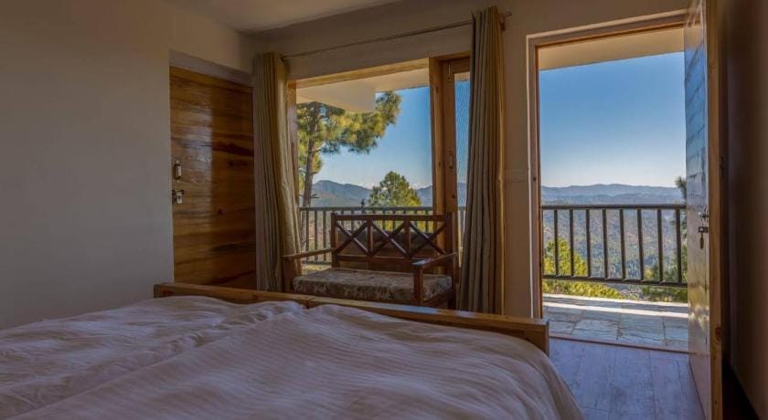 Kasar Rainbow Yoga Retreat Hotel in Uttarakhand