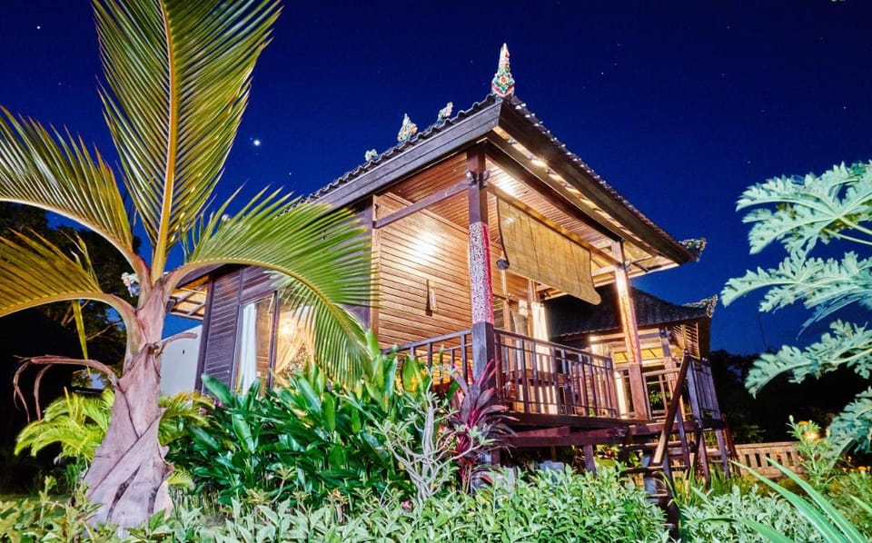 Sunrise Ocean Hut's Lembongan Campground/ 
RV Resort in Nusapenida