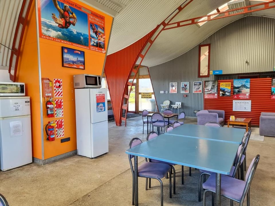 Haast River Motels & Holiday Park Campground/ 
RV Resort in West Coast