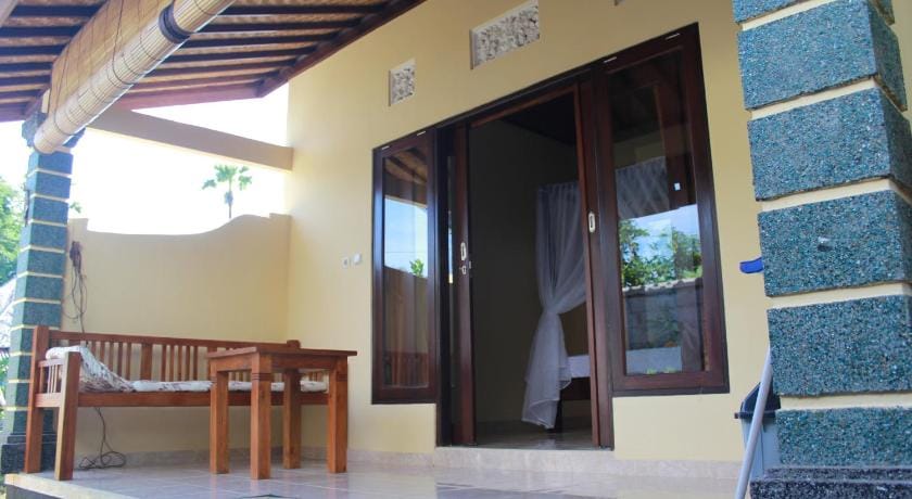 Santa Fe Bungalow Amed Vacation rental in Abang