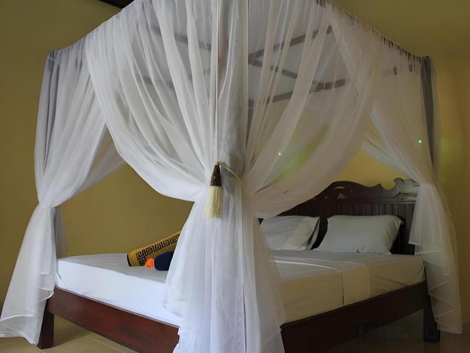Santa Fe Bungalow Amed Vacation rental in Abang