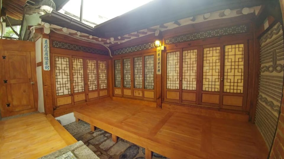 Sophia Hanok Guesthouse Bed and Breakfast in Seoul