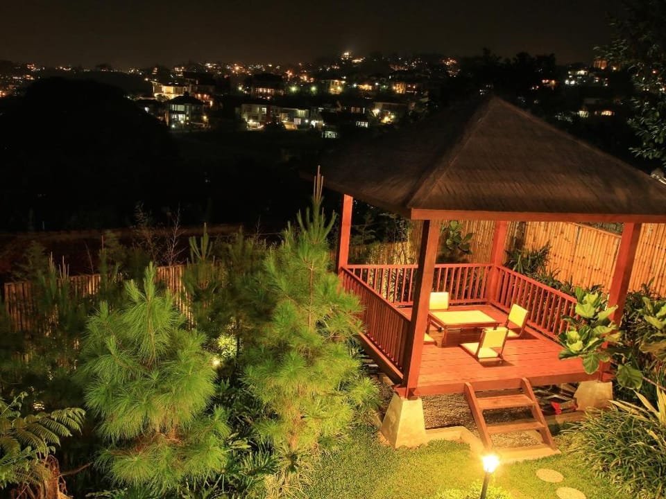 Family Only Villa w/ Pool & Mountain View Villa in Bandung