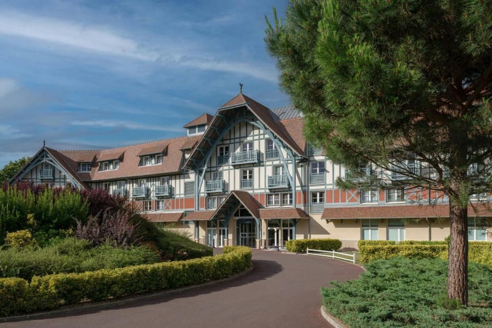Renaissance Paris Hippodrome de St. Cloud Hotel Hotel in Saint-Cloud