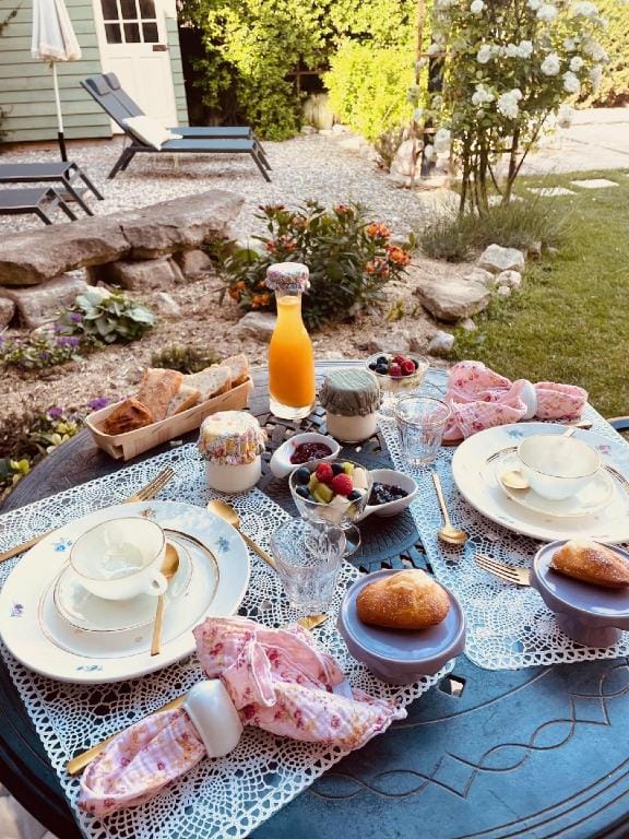 Le Temps Suspendu Provence Bed and Breakfast in Pernes-les-Fontaines