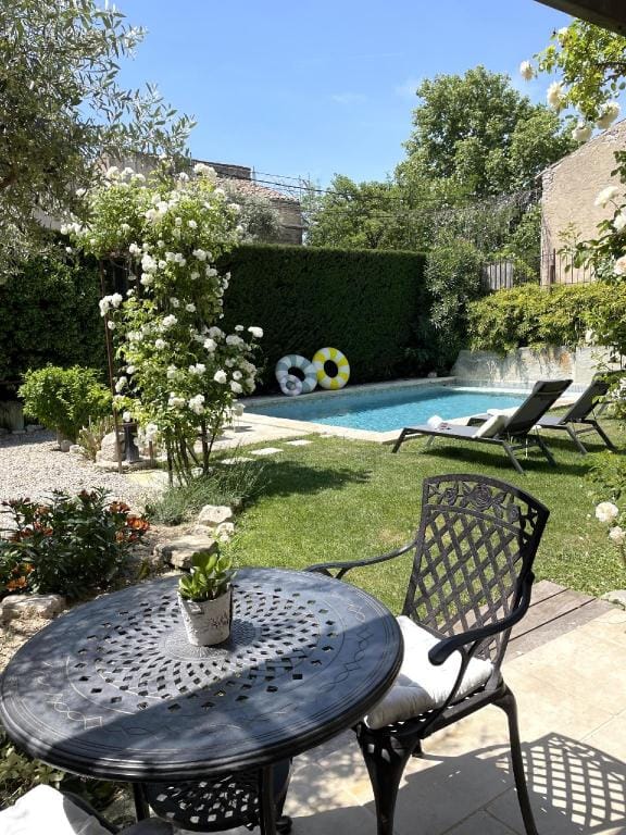 Le Temps Suspendu Provence Bed and Breakfast in Pernes-les-Fontaines