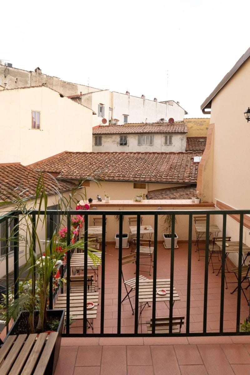 Emerald Palace Hostel in Florence
