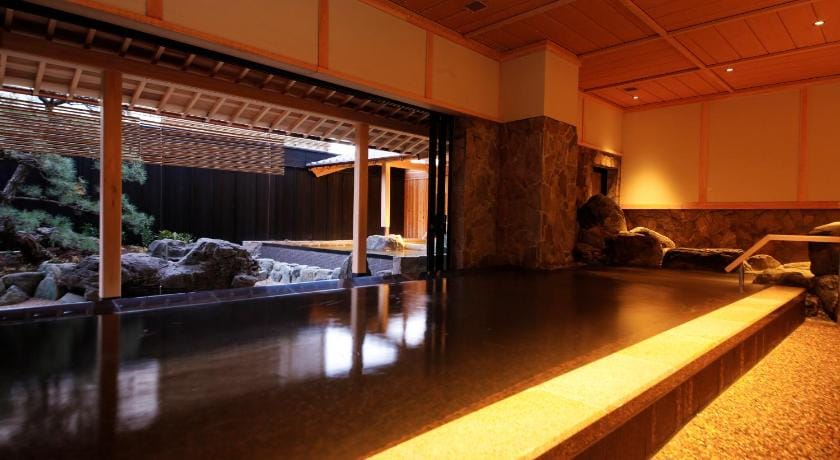 Awaji Hamarikyu - Sumoto Onsen Ryokan in Hyogo Prefecture