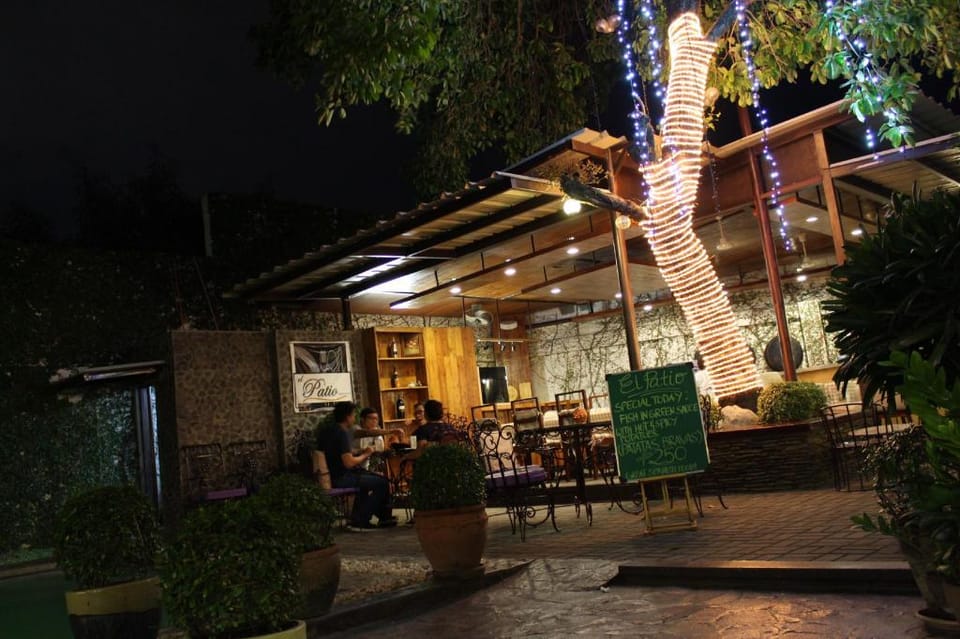 Purple Tree Bed and Breakfast Bed and Breakfast in Muntinlupa