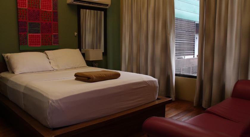 Purple Tree Bed and Breakfast Bed and Breakfast in Muntinlupa