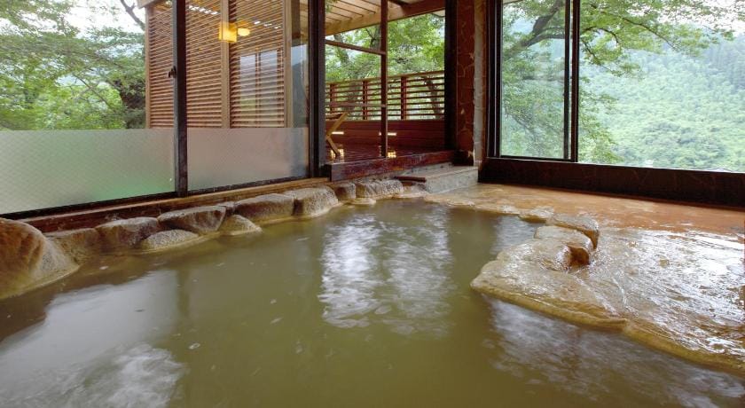 Ryokan Sanrakuen Ryokan in Ishikawa Prefecture