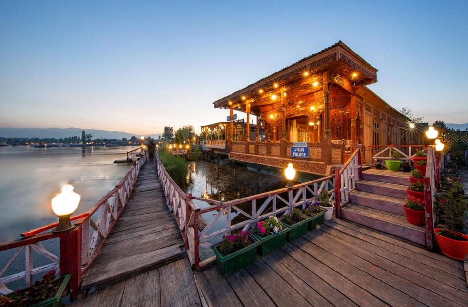Kolu Group Of Houseboats Hotel in India