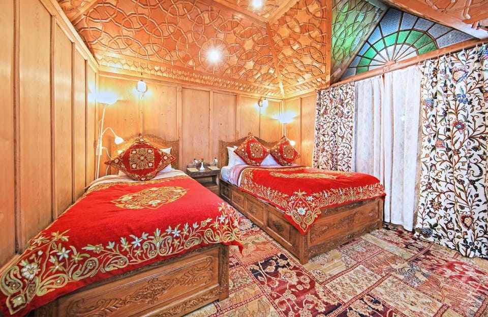 Kolu Group Of Houseboats Hotel in India
