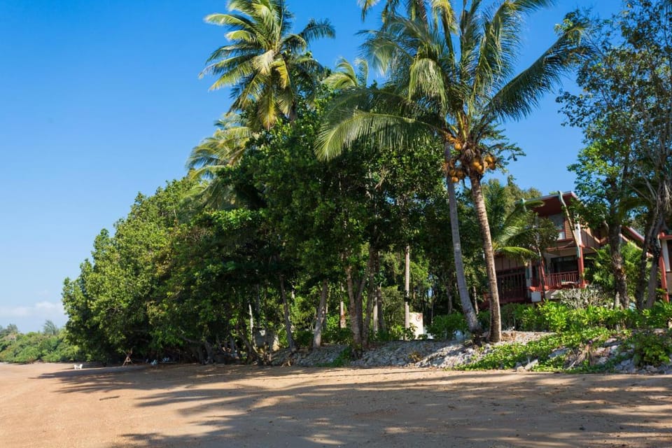 Amatapura Beachfront Villa 14, SHA Certified Villa in Krabi Changwat